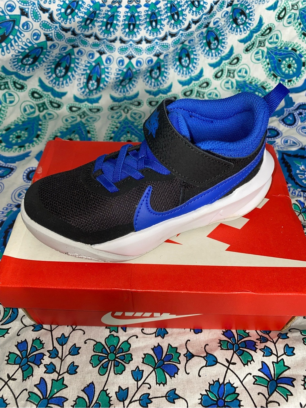 Nike Kids Black & Royal Blue Hook-and-Loop Sneaker
